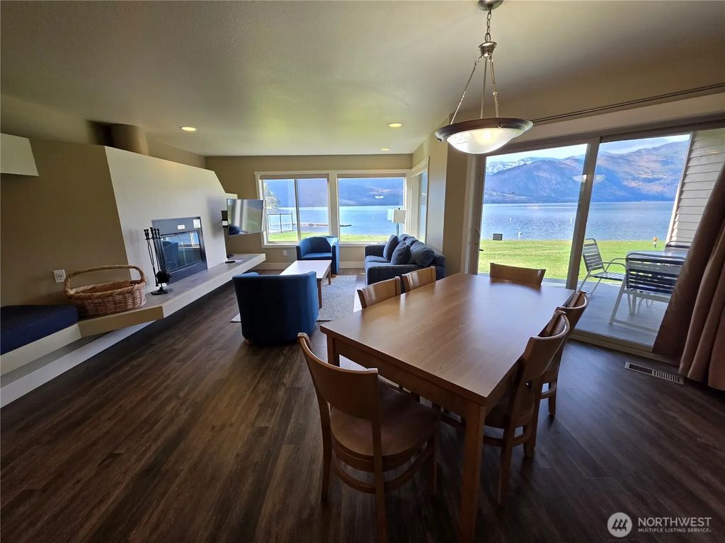 1 Lakeside 702-g, Manson