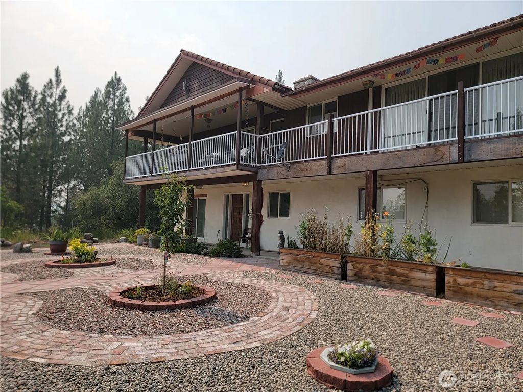 55 Gold Mountain Road, Republic