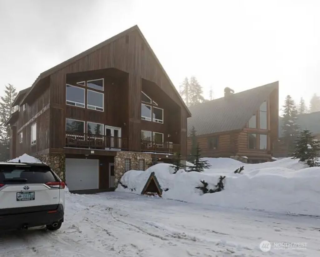 15 Guye Peak Lane, Snoqualmie Pass