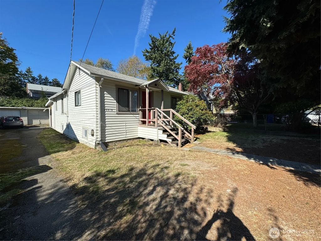10019 Interlake Avenue N, Seattle