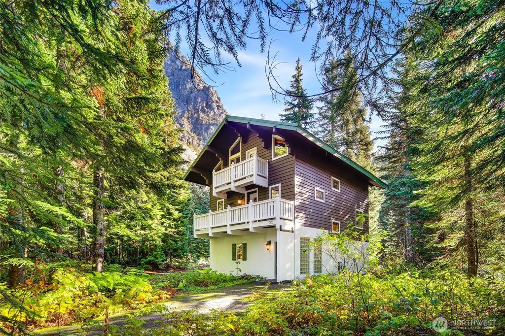 22 Alpental Street, Snoqualmie Pass