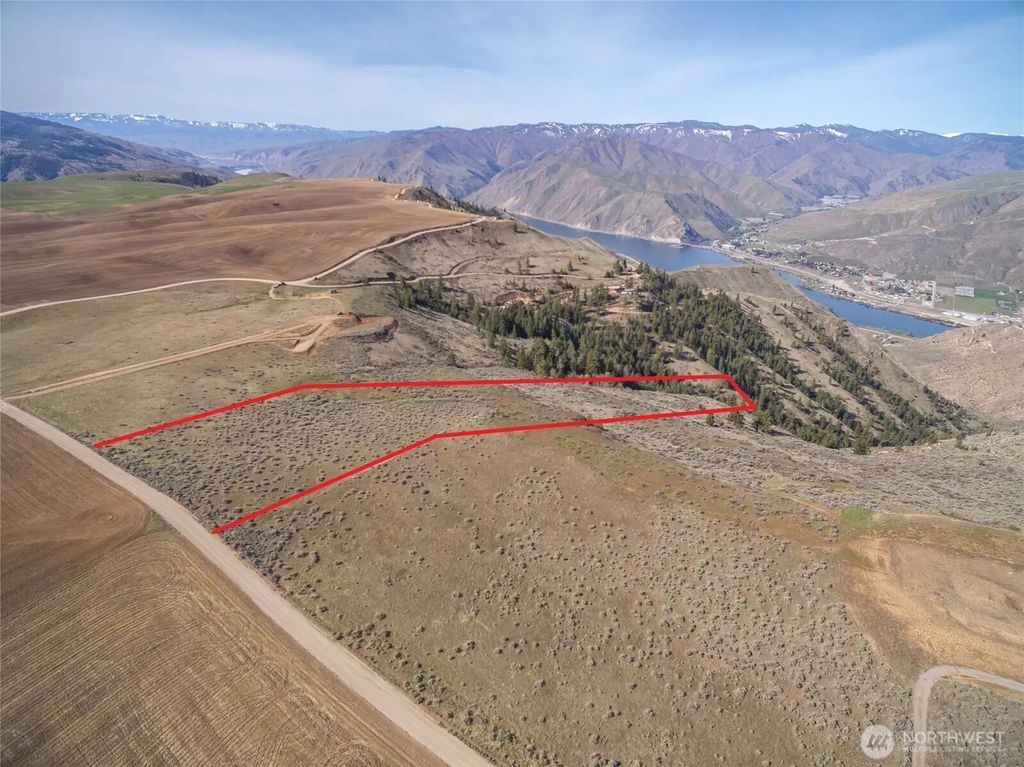 13 Road S Nw, Waterville