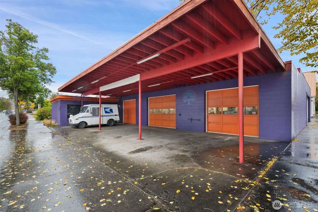 209 S Sequim Avenue, Sequim