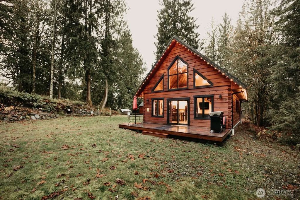 15033 Welcome Road, Glacier