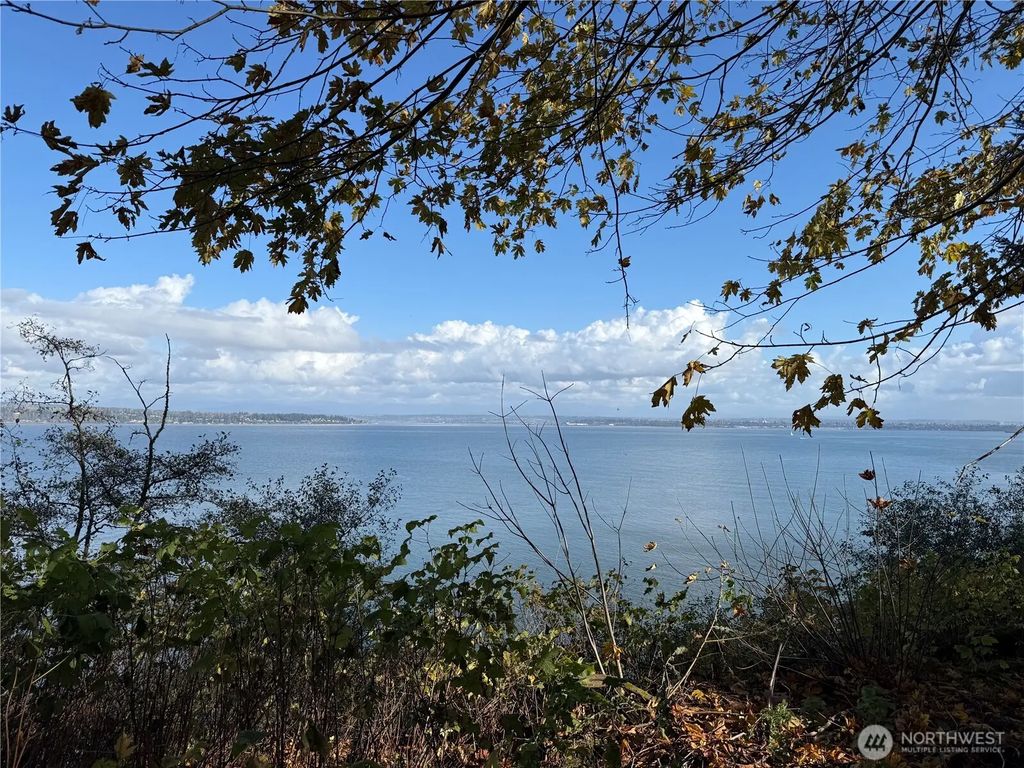 43 Beach Way, Hat Island