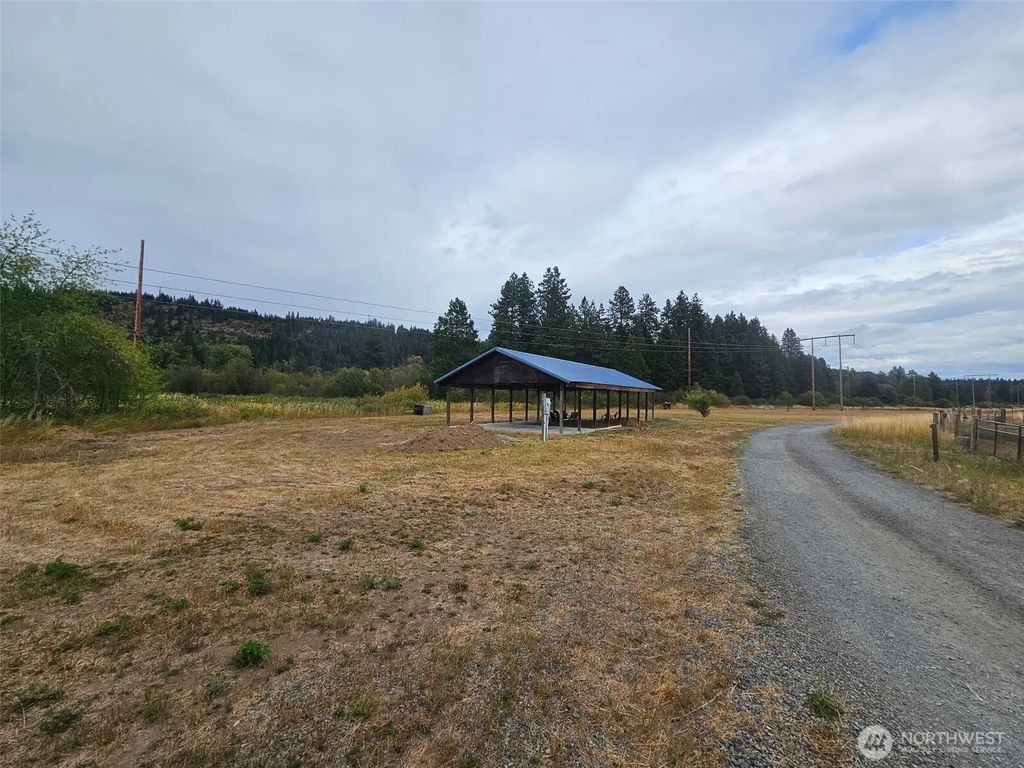 1 Little Creek Rd, Cle Elum