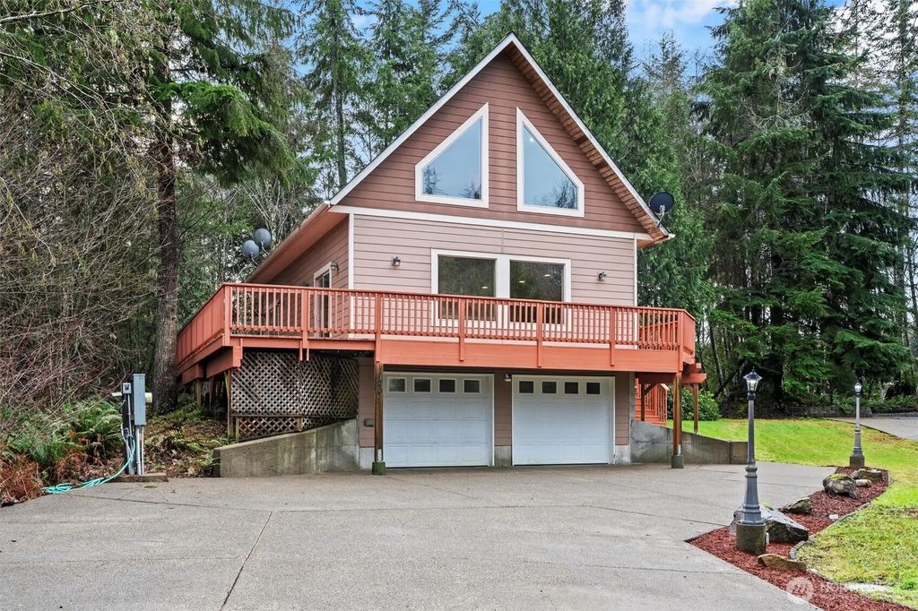 120 W Prairie Loop Road, Elma