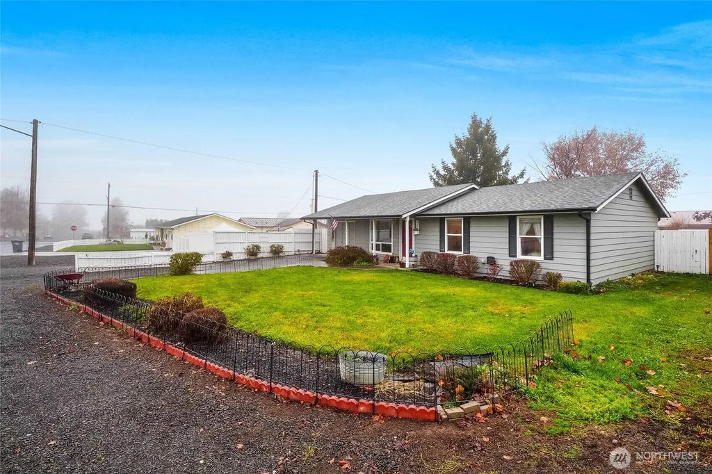 326 W 8th St, Warden