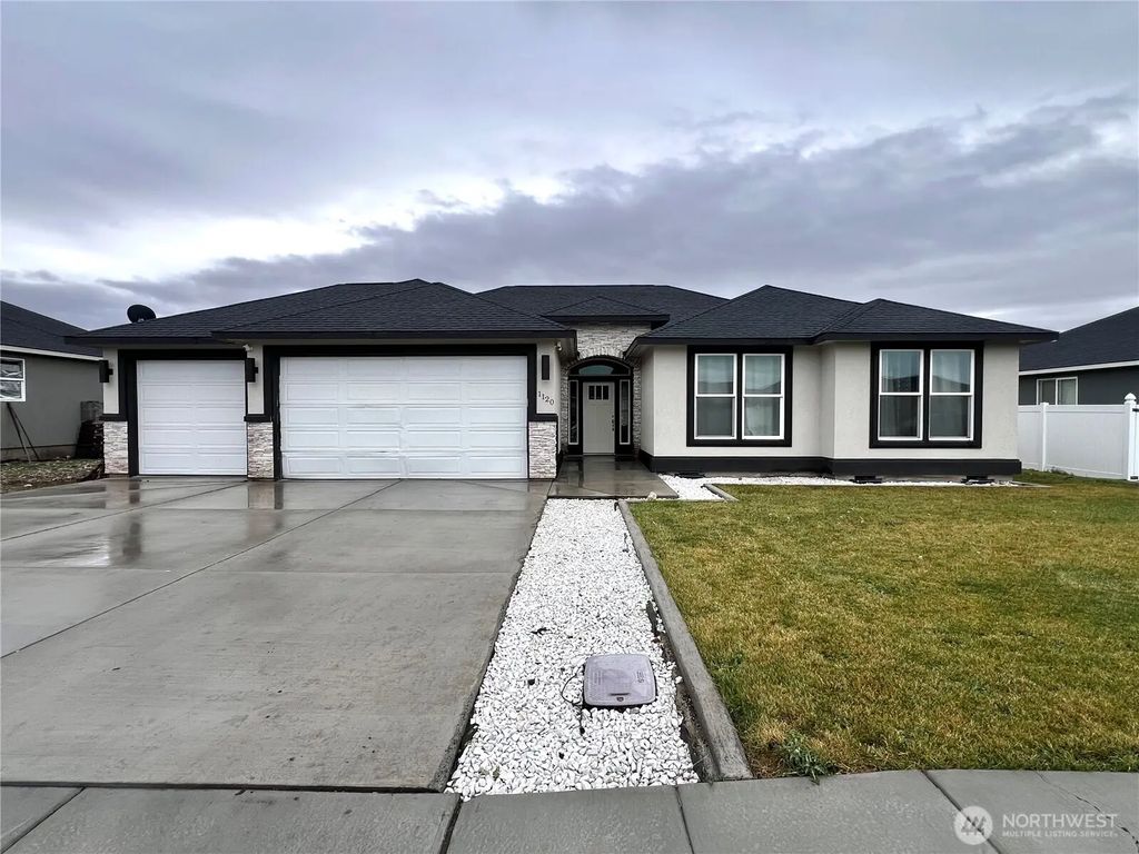 1120 E Mt Adams St., Othello