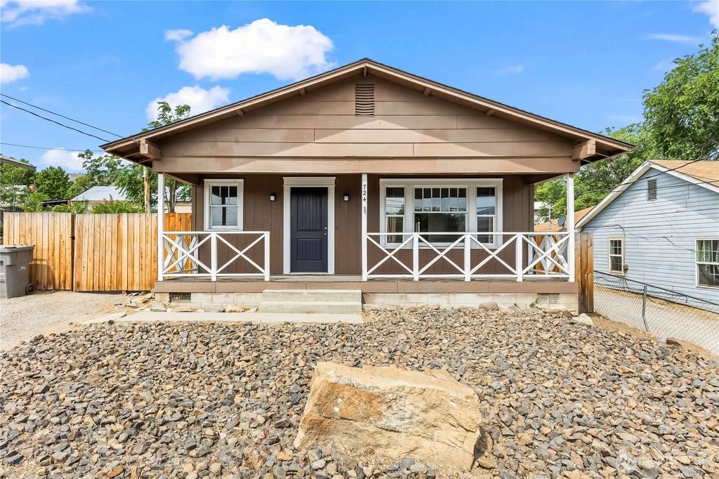 724 S Chelan Avenue, Wenatchee