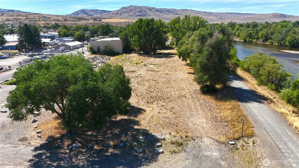 Asotin Street, Omak