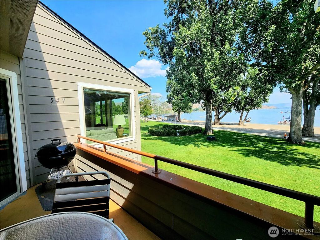 1 Beach 547-c, Manson