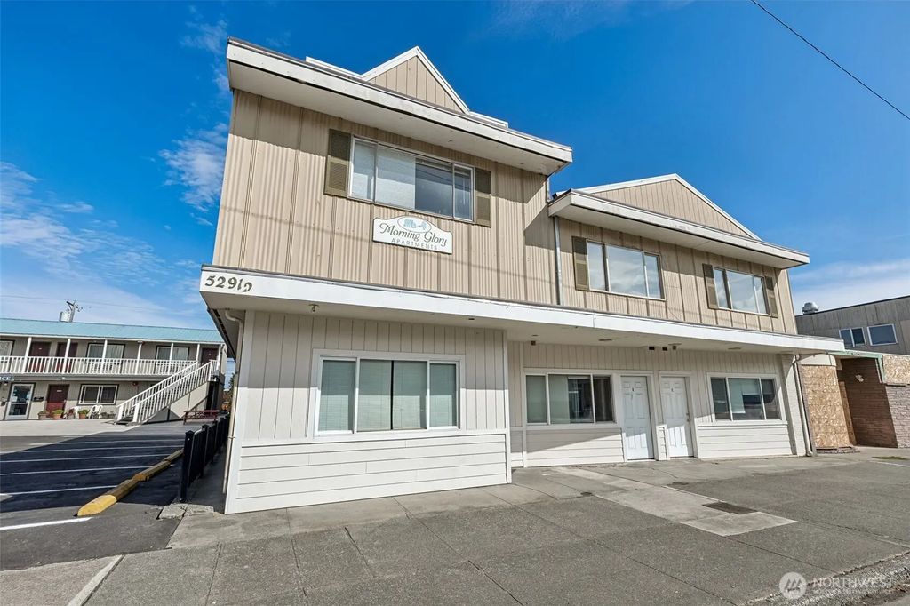 527 E First Street, Port Angeles