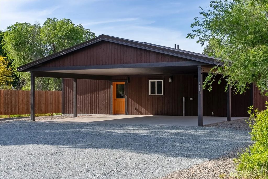 1110 Riverside Avenue, Twisp