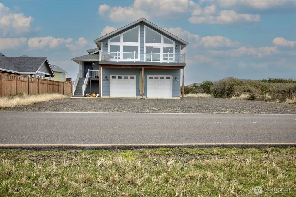 1120 Ocean Shores Boulevard Sw, Ocean Shores