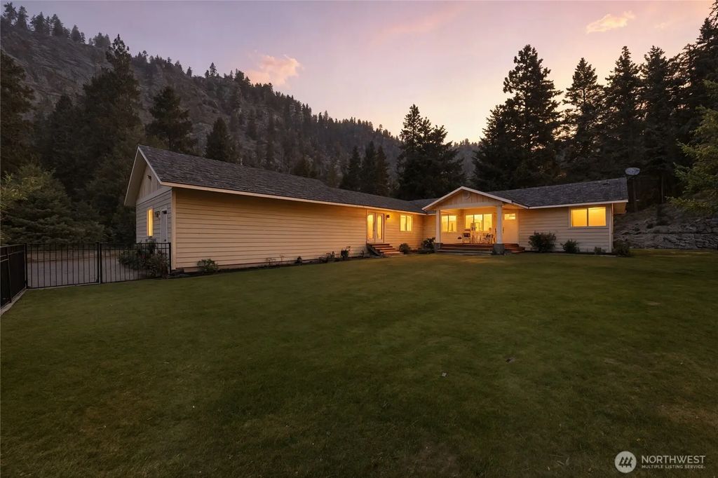 4621 Navarre Coulee Road, Chelan