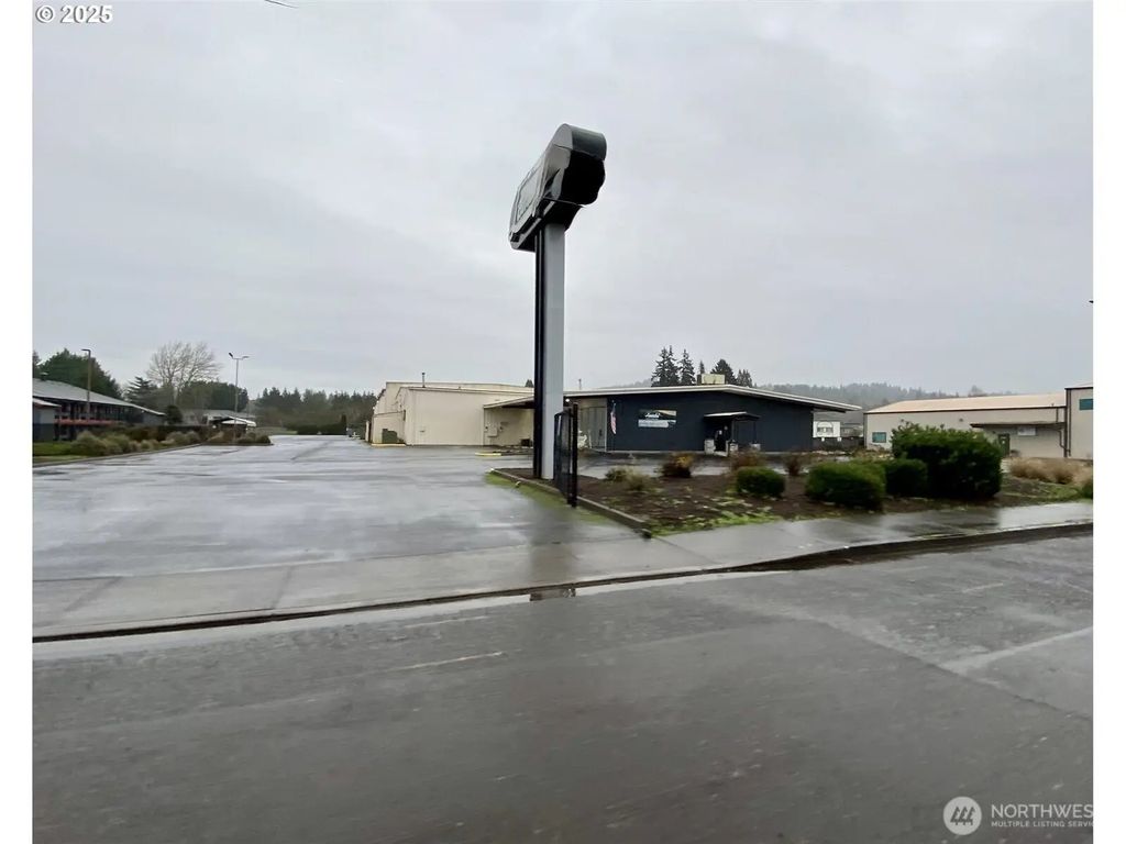 1400 Atlantic Avenue, Woodland