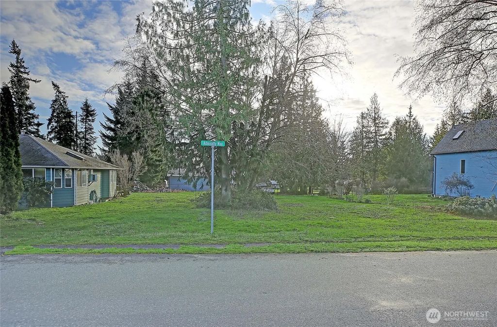 127 W Admirality Way, Camano Island