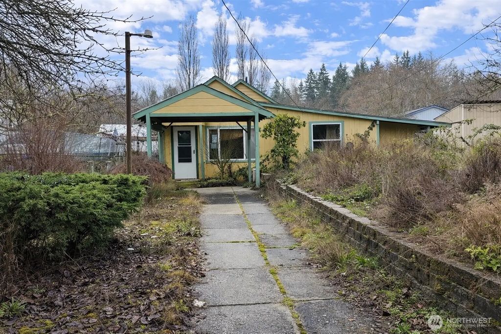 425 Sunnyhill Road W, Bremerton