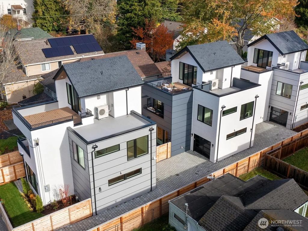 8750 13th Avenue Nw B, Seattle