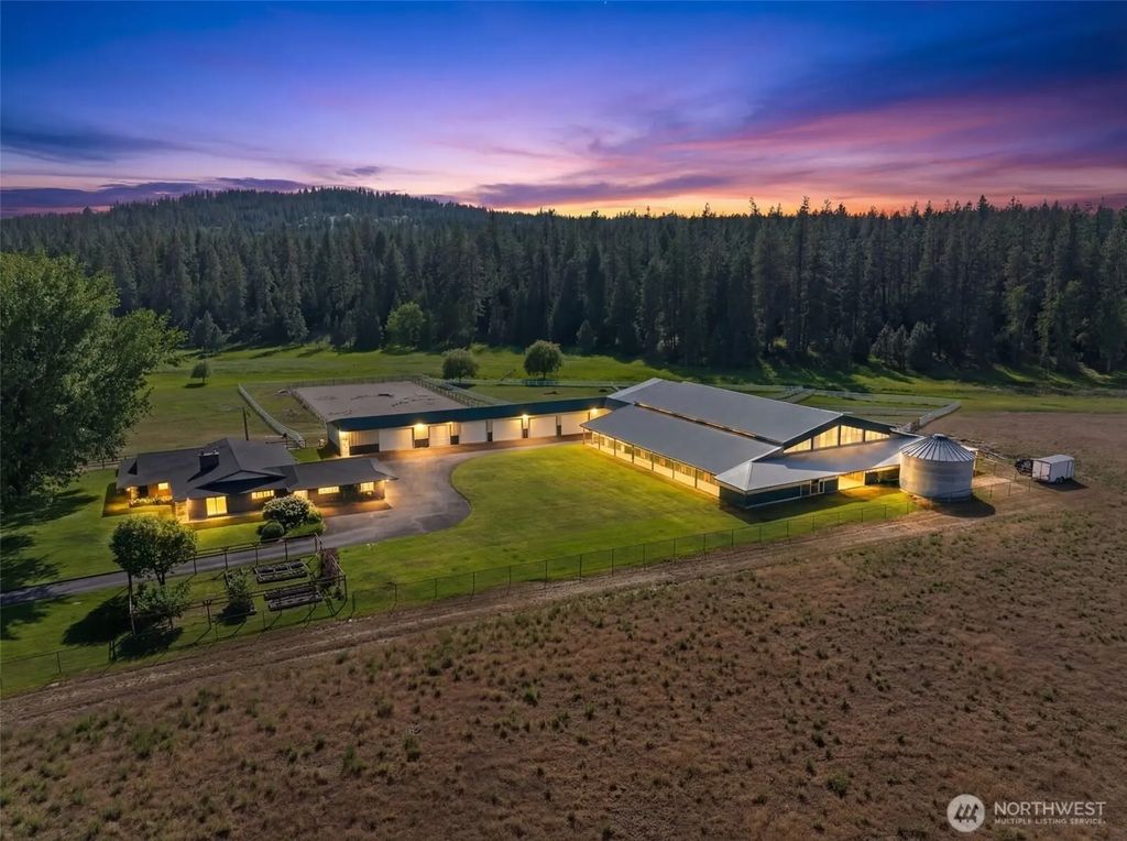 24415 N Crescent Road, Chattaroy