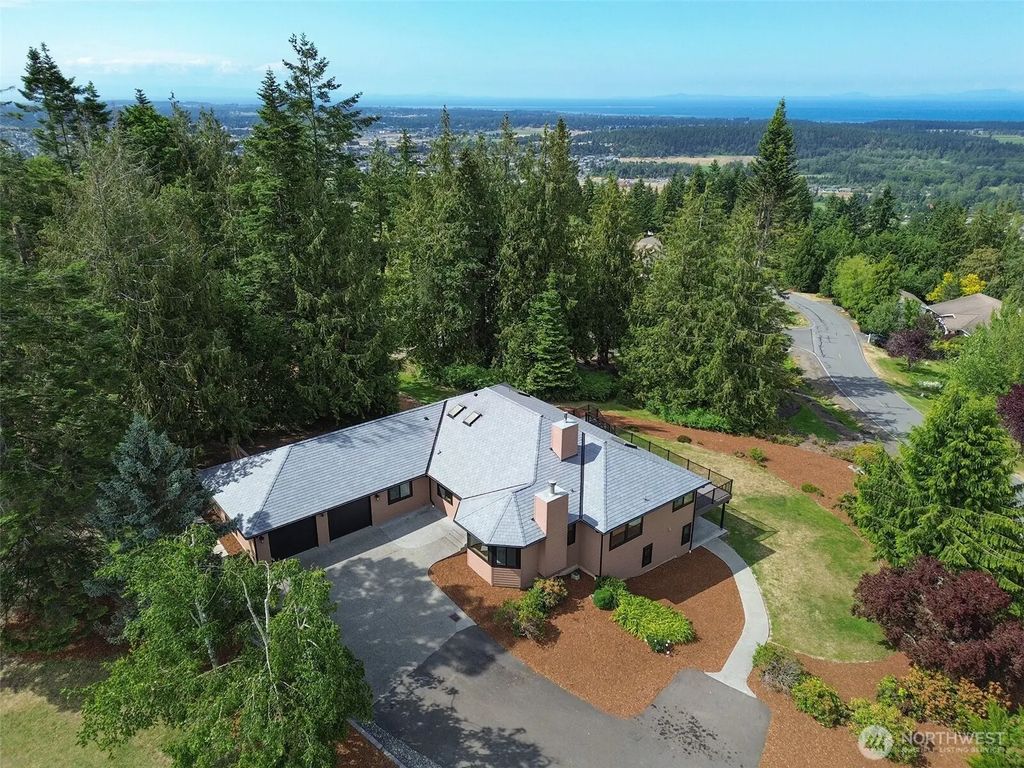 412 Doe Run Road, Sequim