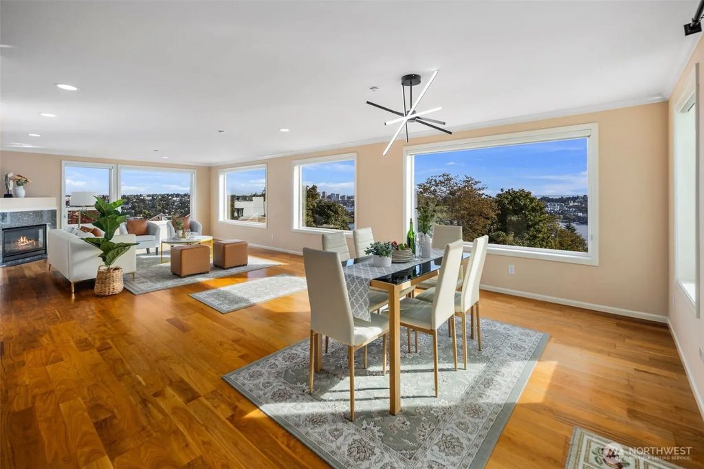 559 Mcgraw Street 402, Seattle