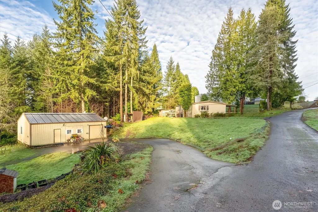 215 North Avenue, Kelso