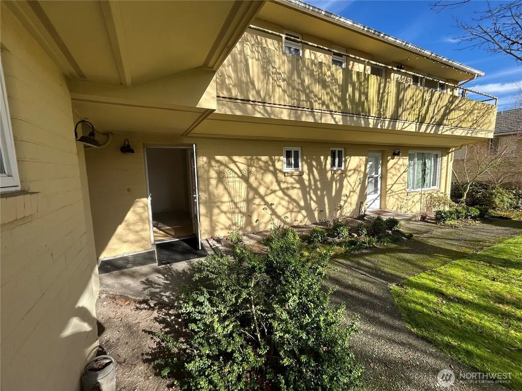 4717 Terrace Drive Ne 4717, Seattle