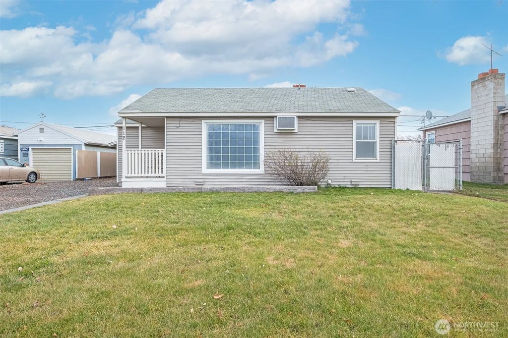 112 E Street Ne, Ephrata
