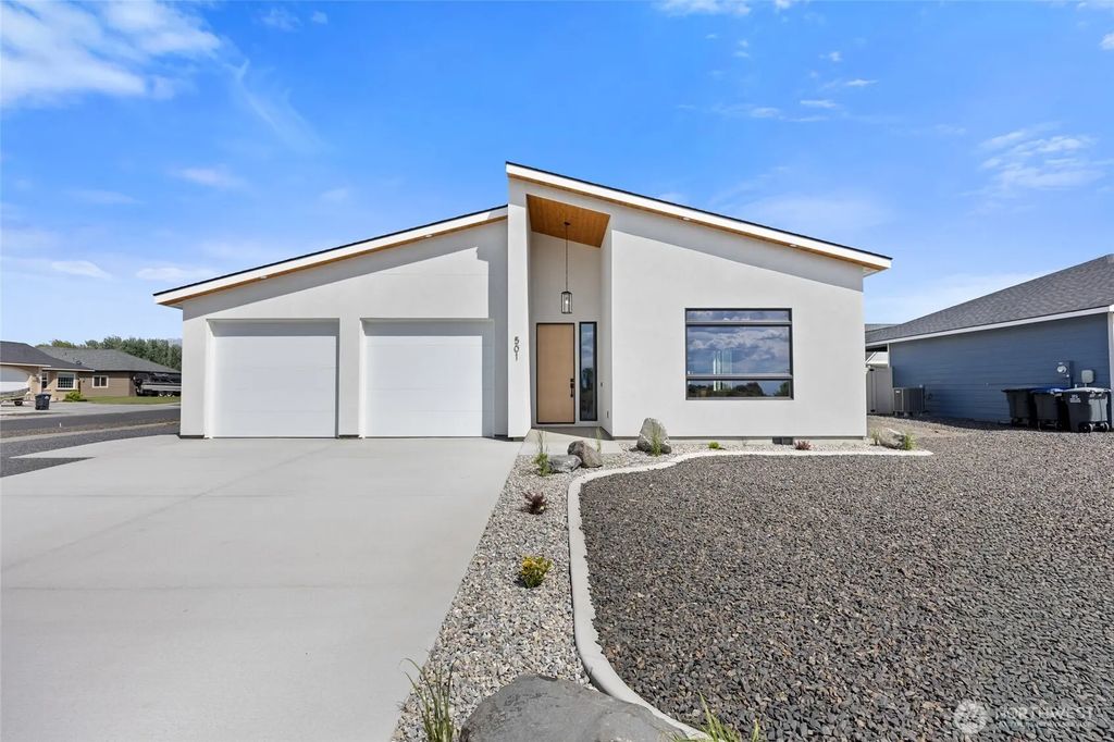 501 S Sand Dune Road, Moses Lake