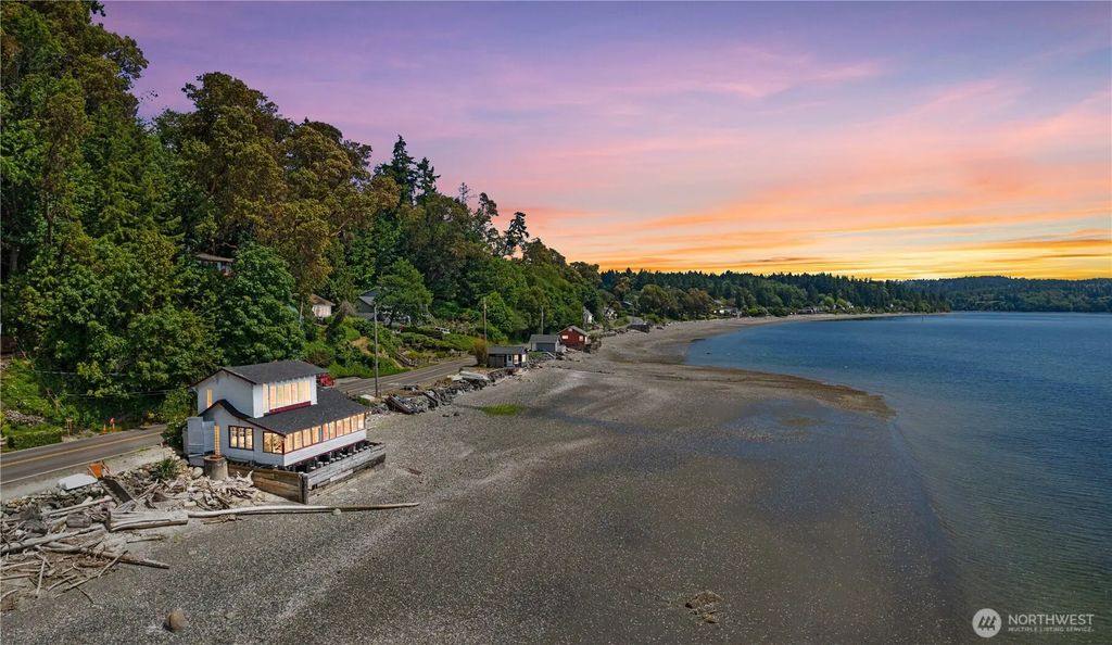 24186 Vashon Highway Sw, Vashon