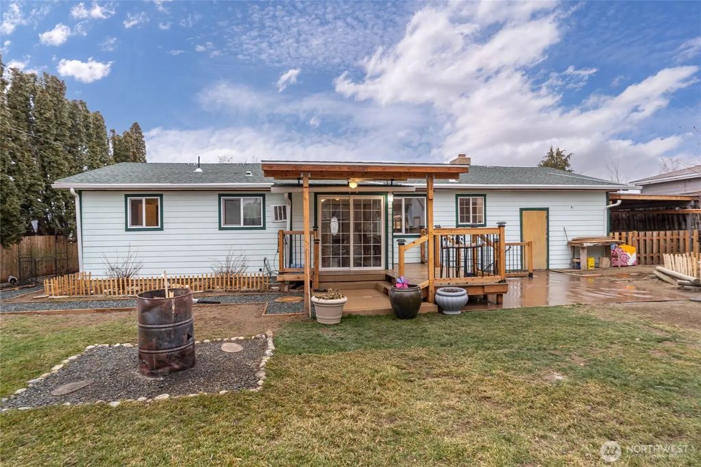 785 N Jerome Lane, East Wenatchee