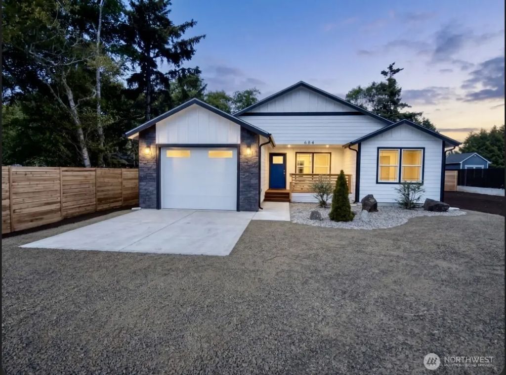 684 Lake Island Avenue Se, Ocean Shores