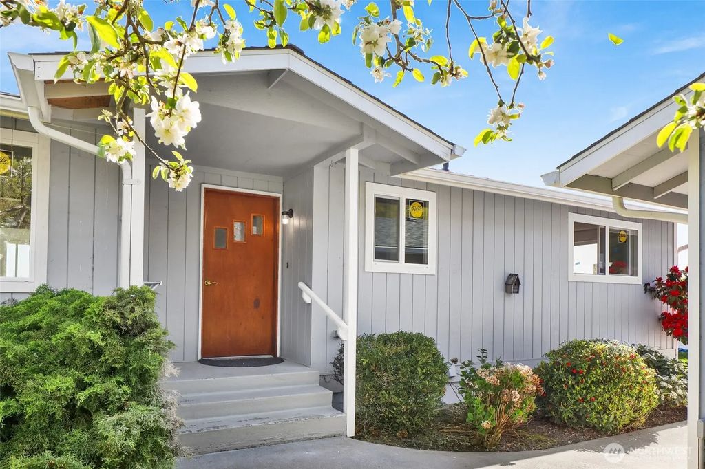 11586 Scott Road, Bow