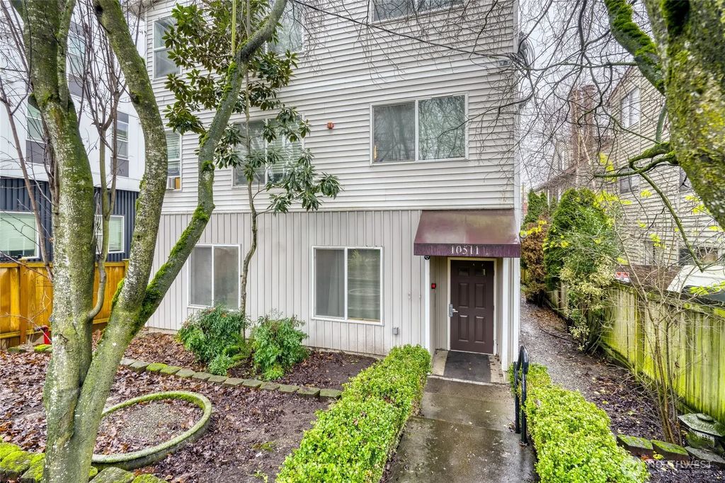10511 Midvale Avenue N 302, Seattle