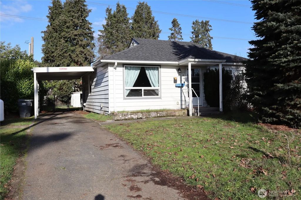 8510 33rd Avenue S, Lakewood