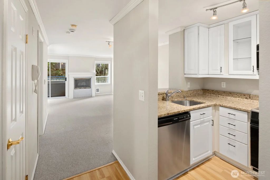2244 13th Avenue W 407, Seattle