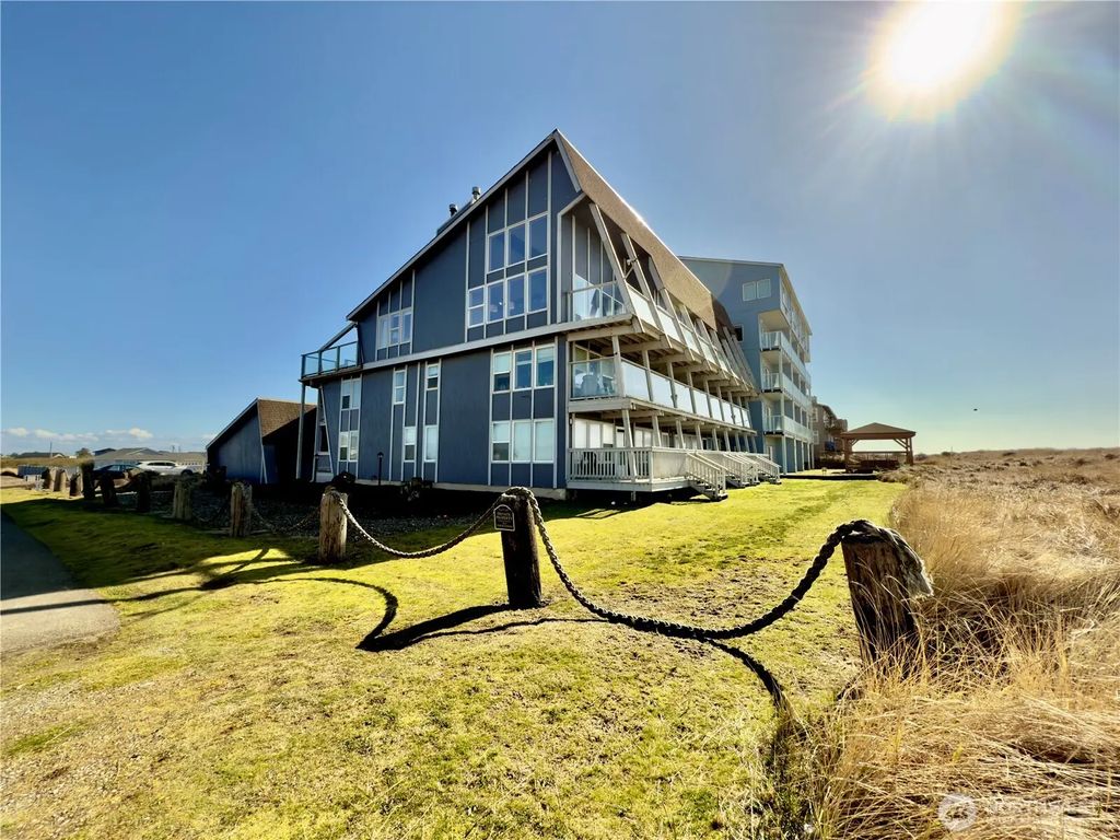 1301 Ocean Shores Boulevard Sw 1, Ocean Shores