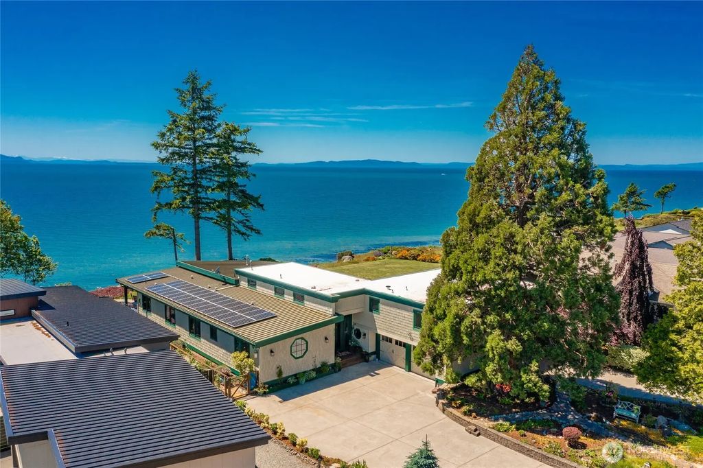 5727 Nakat Way, Blaine