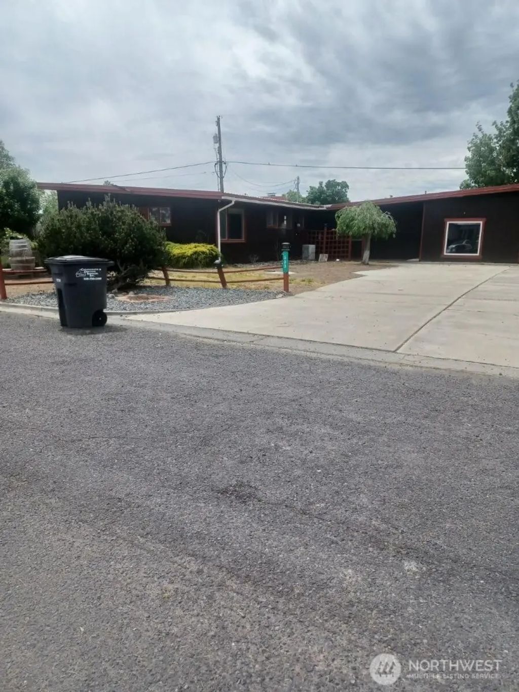 533 Fairchild Loop, Moses Lake