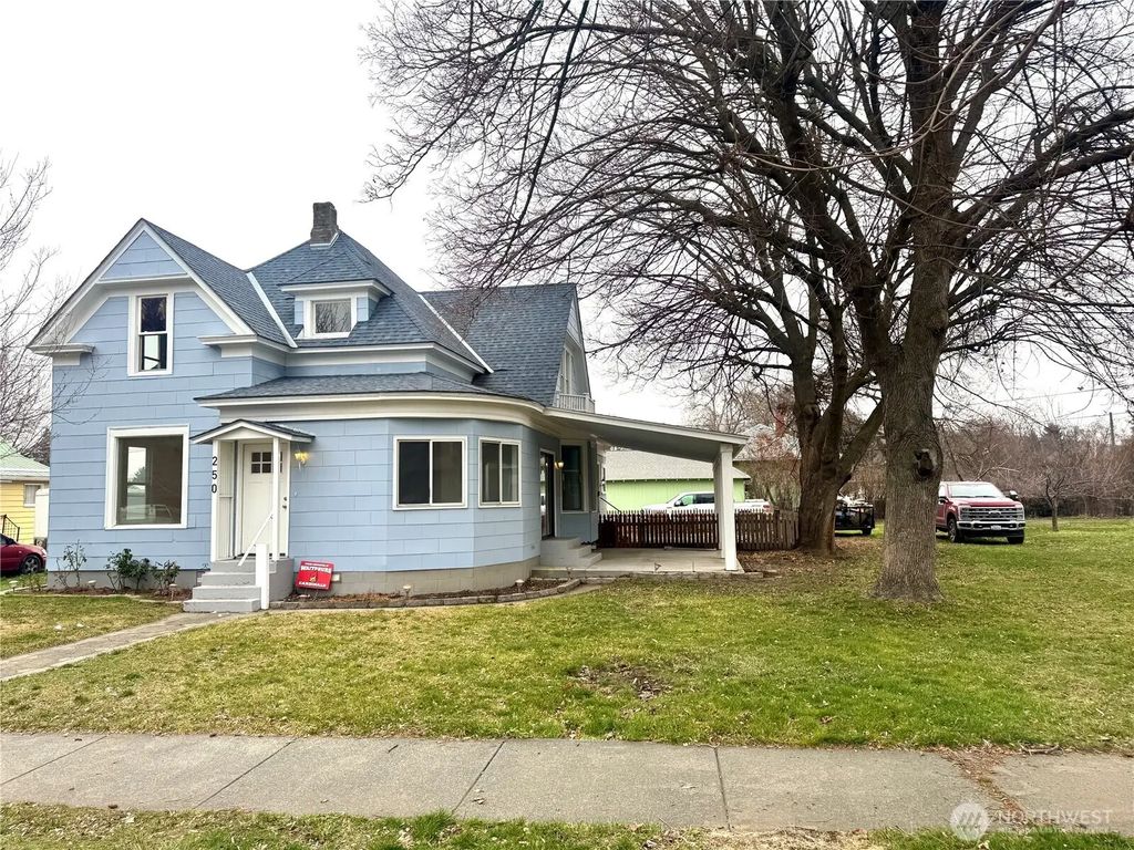 250 W Sixth Street, Waitsburg