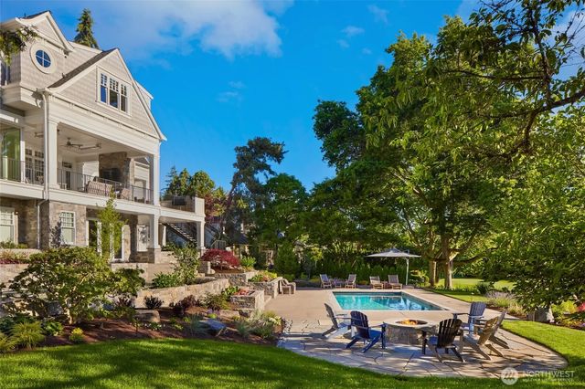 1848 77th Avenue Ne, Medina