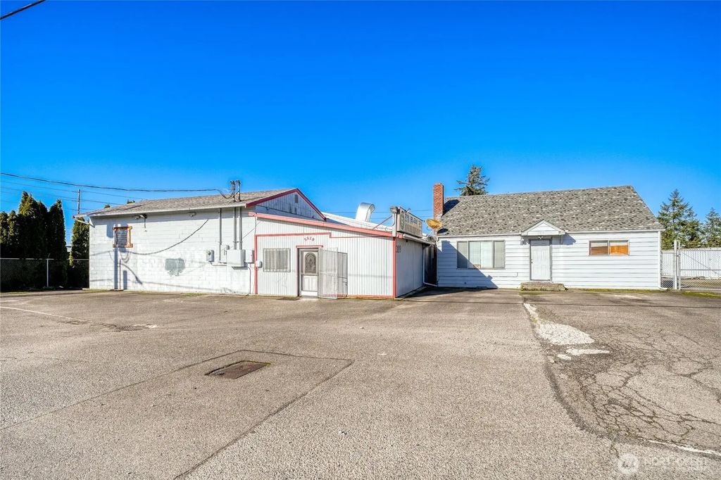 3819 94th Street Sw, Lakewood