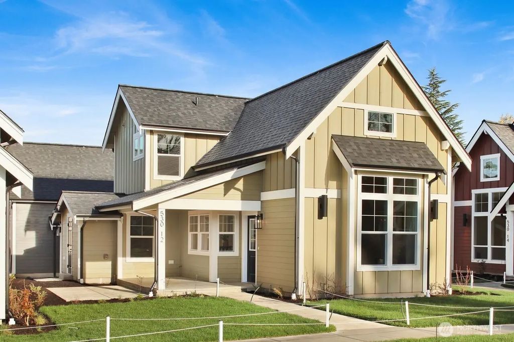 530 E Sunset Drive 12, Bellingham