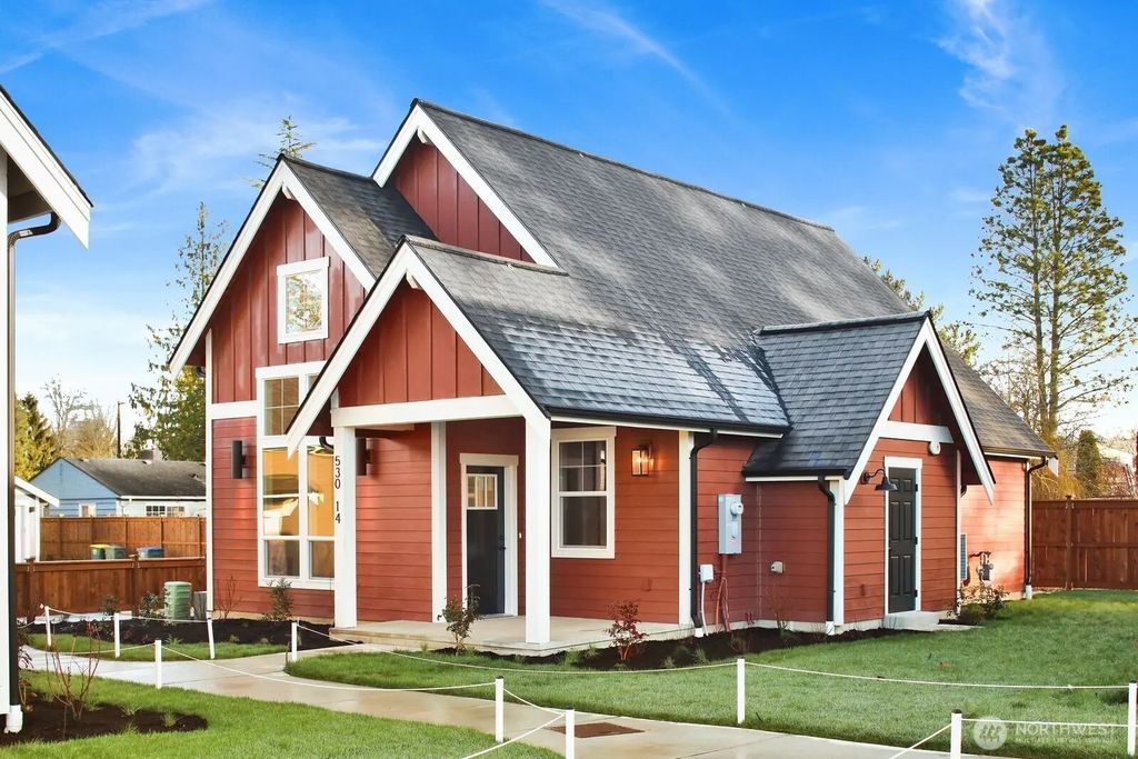 530 E Sunset Drive 14, Bellingham