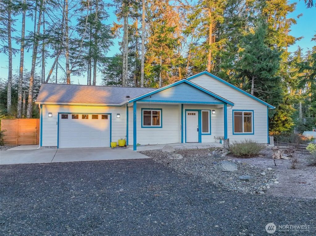 312 Pearsall Street Se, Ocean Shores