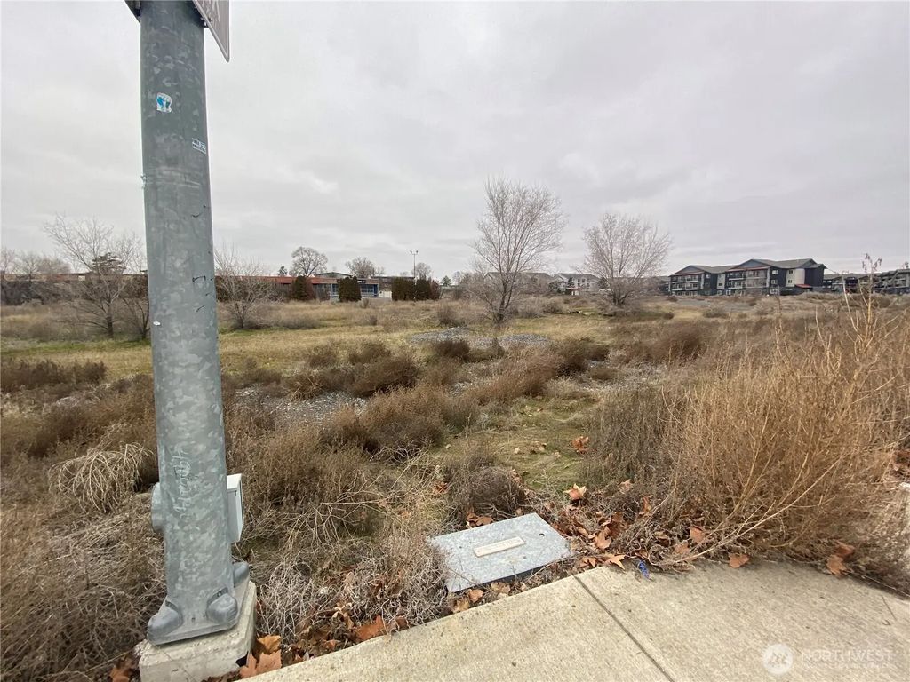 74 X N Central Drive, Moses Lake
