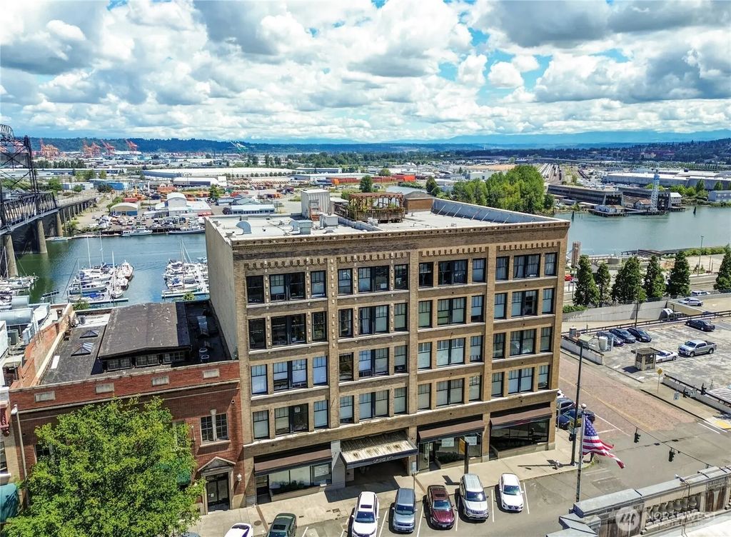 1120 Cliff Avenue 304, Tacoma