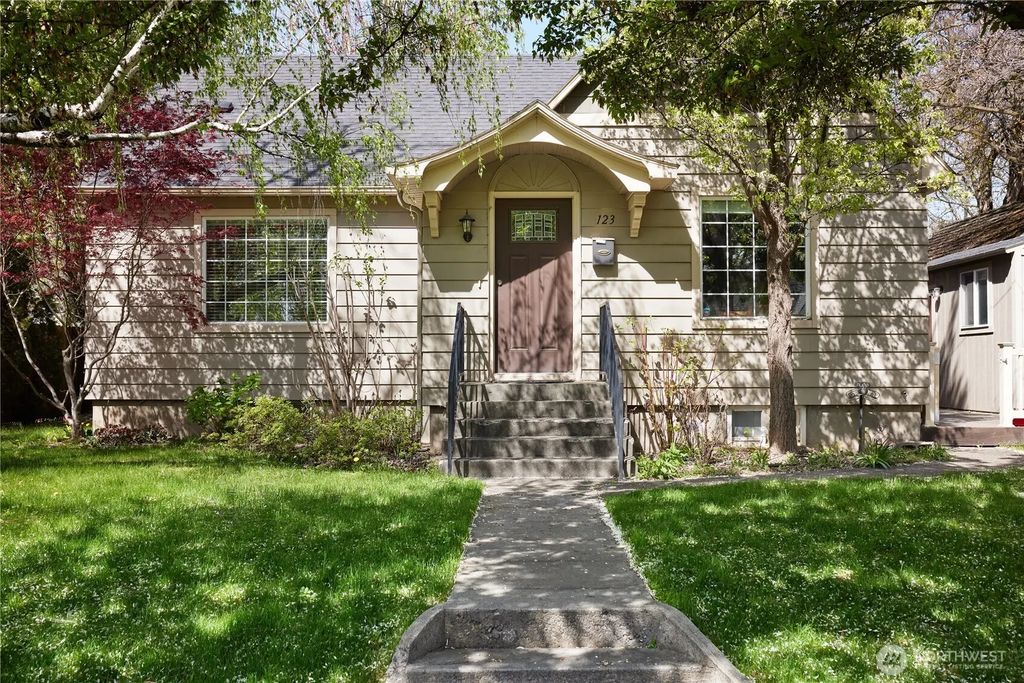 123 E Maple Street, Walla Walla